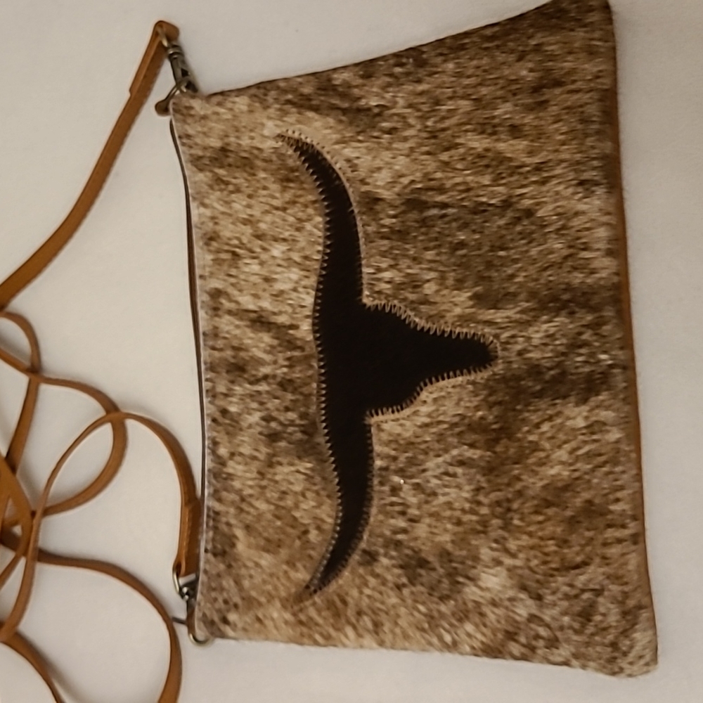 Steer CrossBody Purse - Picture 3 of 8